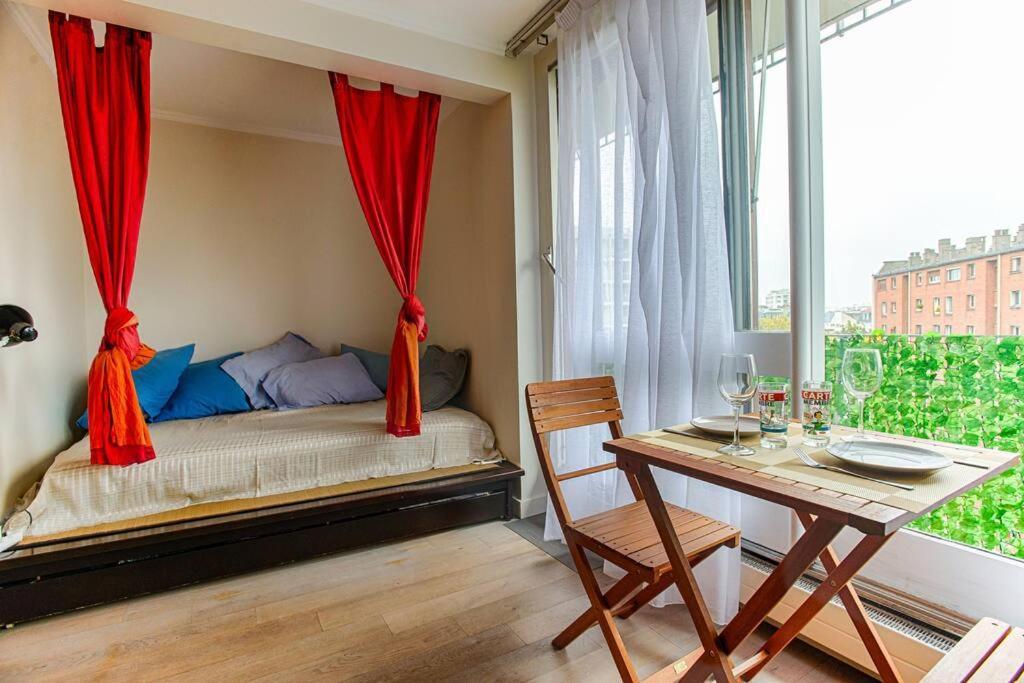 Studio With Balcony Paris Exterior photo