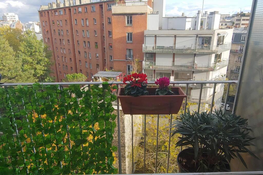 Studio With Balcony Paris Exterior photo
